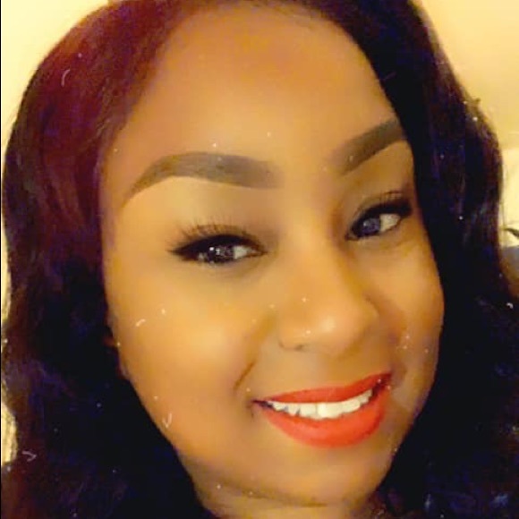 Meet your Posher, Talonda - Picture 2 of 2